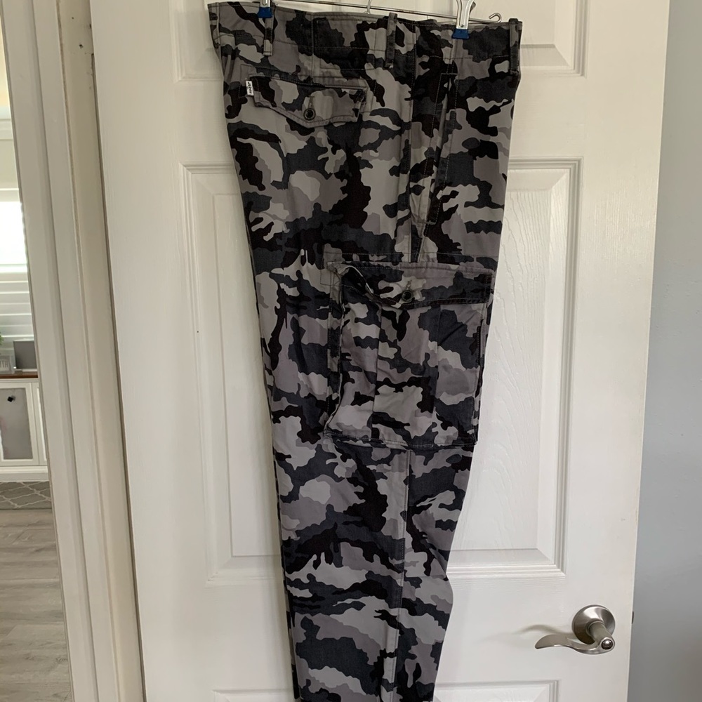 Cargo camo pants